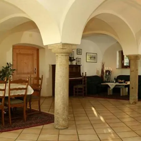 Degenberger Hof Apartman *
